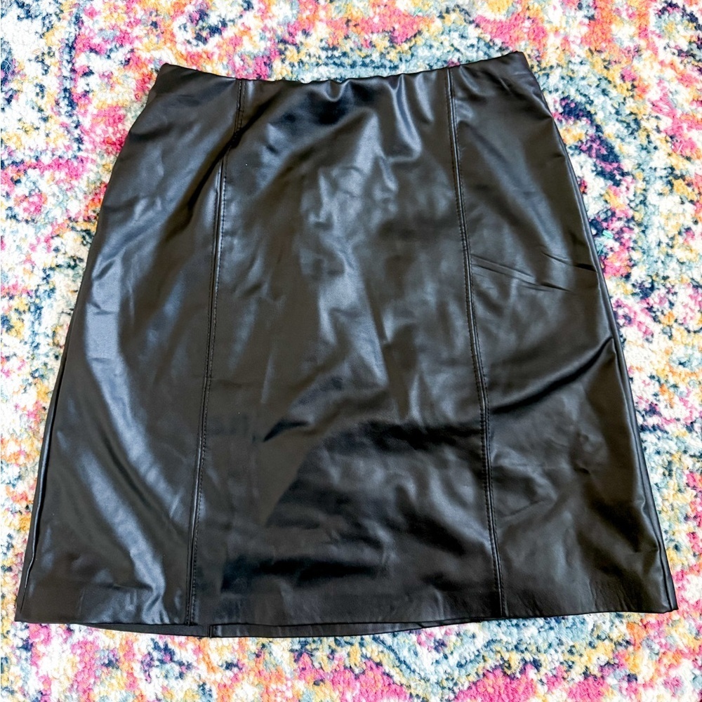 Olive & Oak Black Faux leather skirt